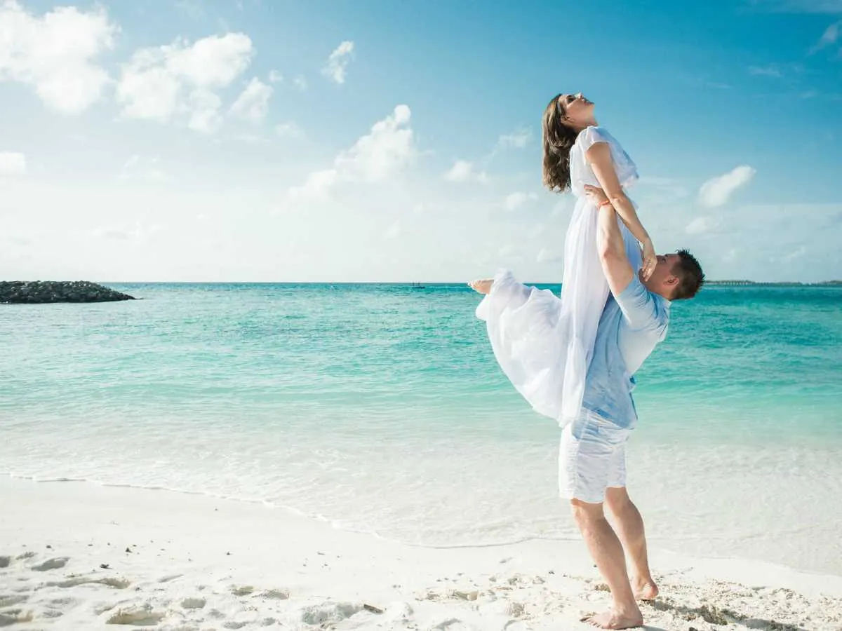 /img/6580-mauritius-honeymoon-packing.webp