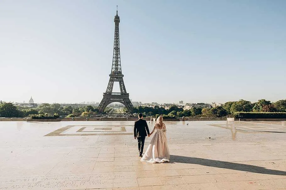 6589 eiffel tower honeymoon