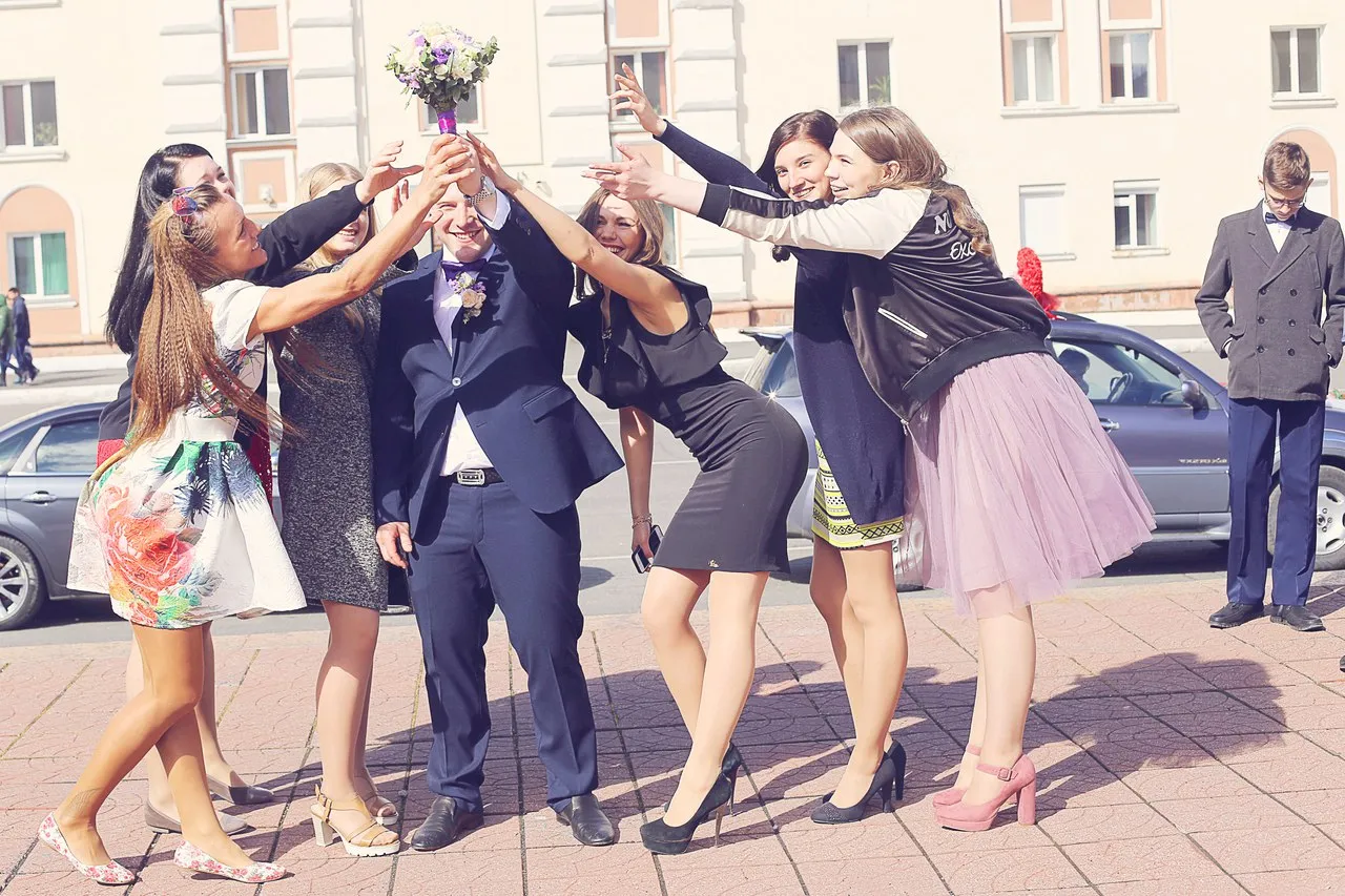 /img/6644-honeymoon-essentials.webp