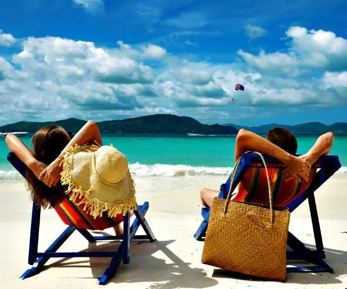 6683 seychelles couple