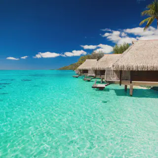 /img/6704-couple-travel.webp