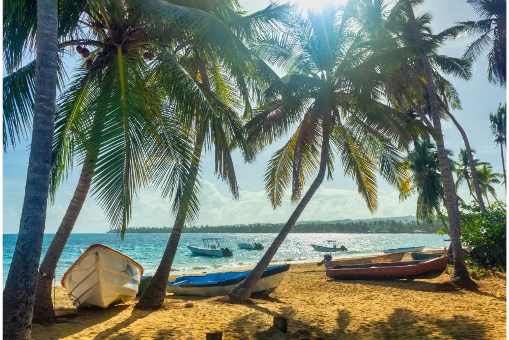 /img/6746-dominica-honeymoon-packing-essentials.webp