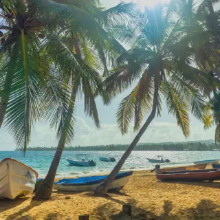 /img/6746-dominica-honeymoon-packing-essentials.webp