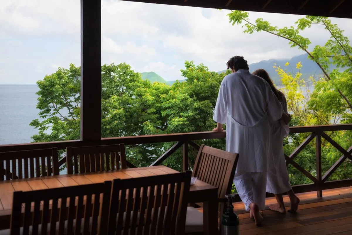 6746 dominica honeymoon romantic dinner