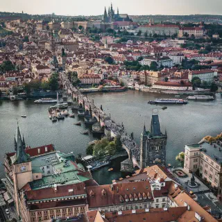 /img/6914-prague-honeymoon.webp